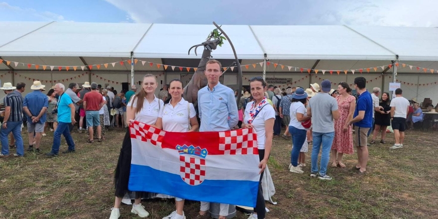 Hrvatski sirari ušli u Guinnessovu knjigu rekorda! Među njima i članica LAG-a "ADRION" Mala Roga, Lucija Radoš